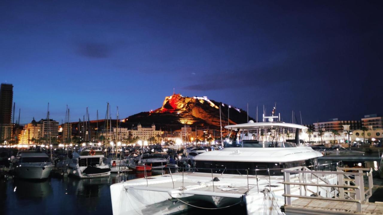 Charming Apartment In Alicante Near The Sea & City Center Екстериор снимка