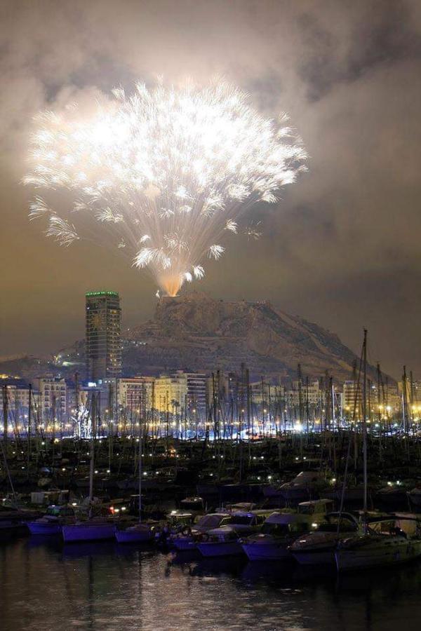 Charming Apartment In Alicante Near The Sea & City Center Екстериор снимка