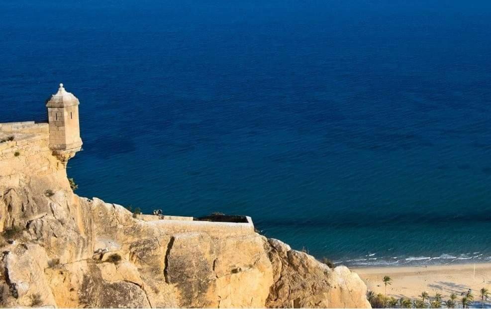 Charming Apartment In Alicante Near The Sea & City Center Екстериор снимка